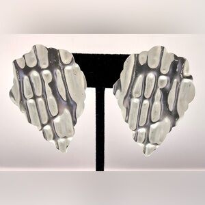 Vintage 80s White and Silver Enamel Post Back Earrings Textured Geometric Design